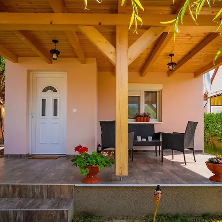 Apartman Pipacs