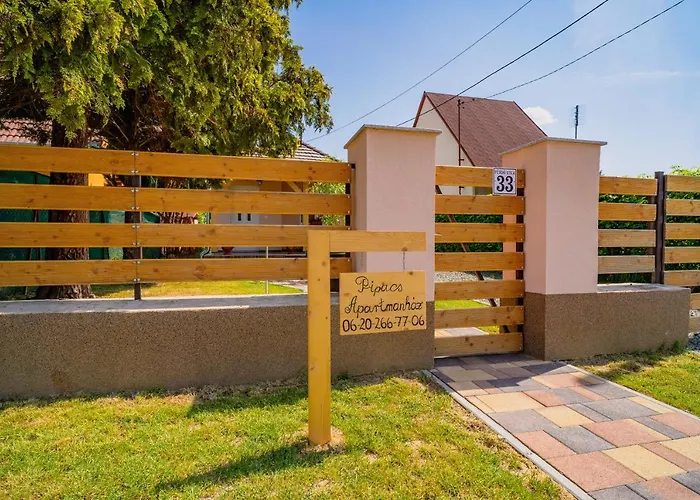 Pipacs Apartmanhaz *
