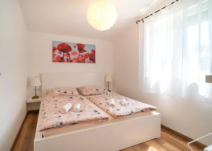 Pipacs Apartmanhaz 하르카니